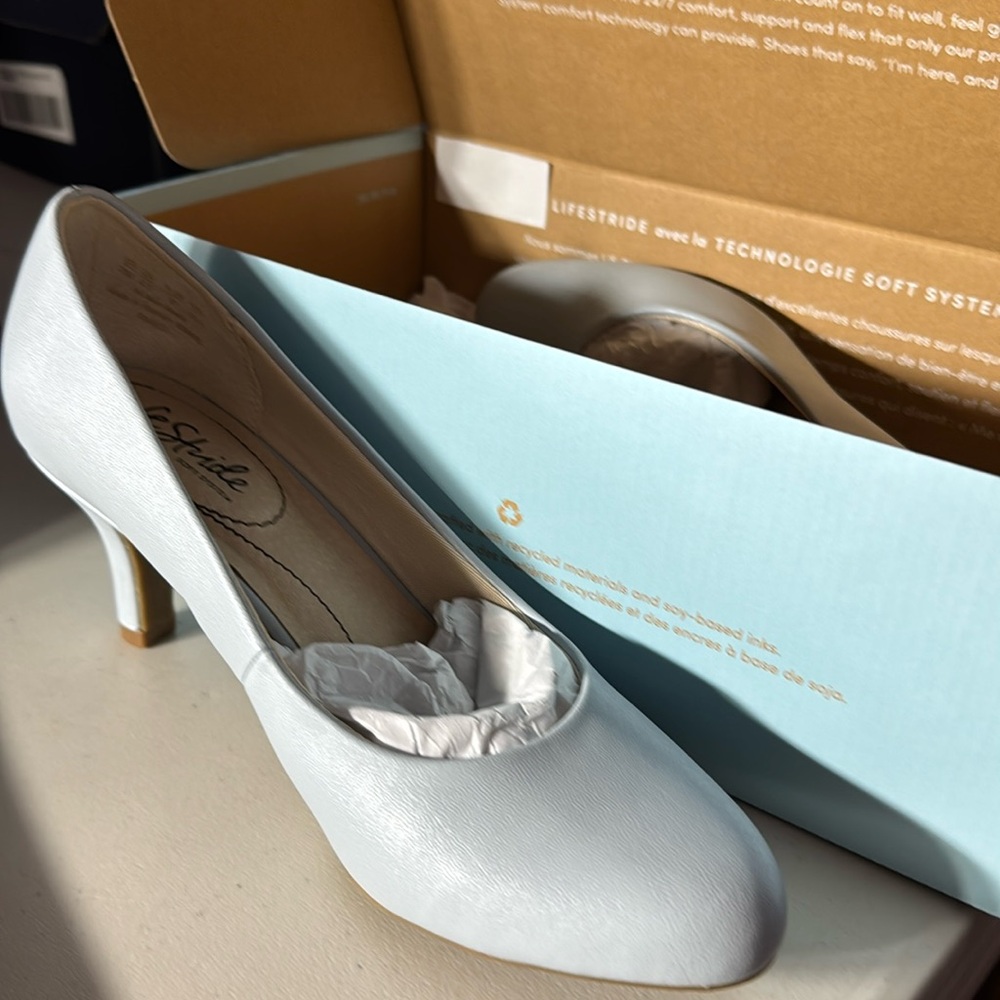 Life Stride: pumps /light blue color. Size 7